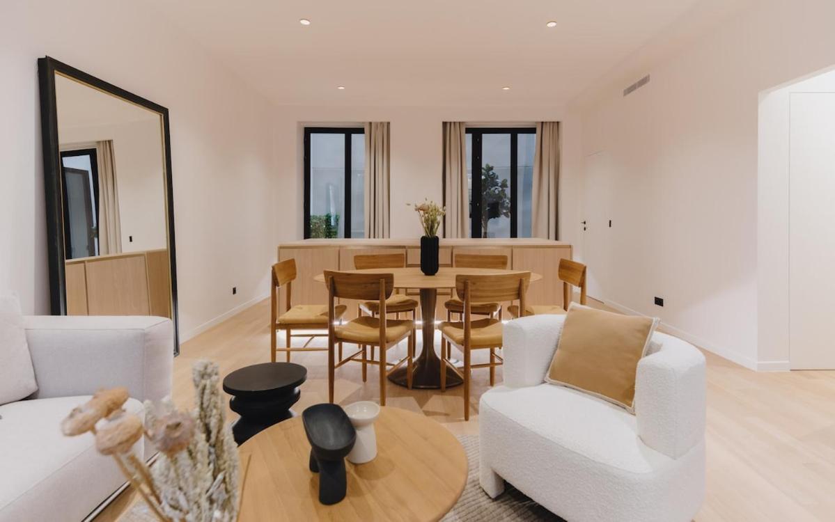 Appartement Large And Calm 2br With Ac & Patio Parijs