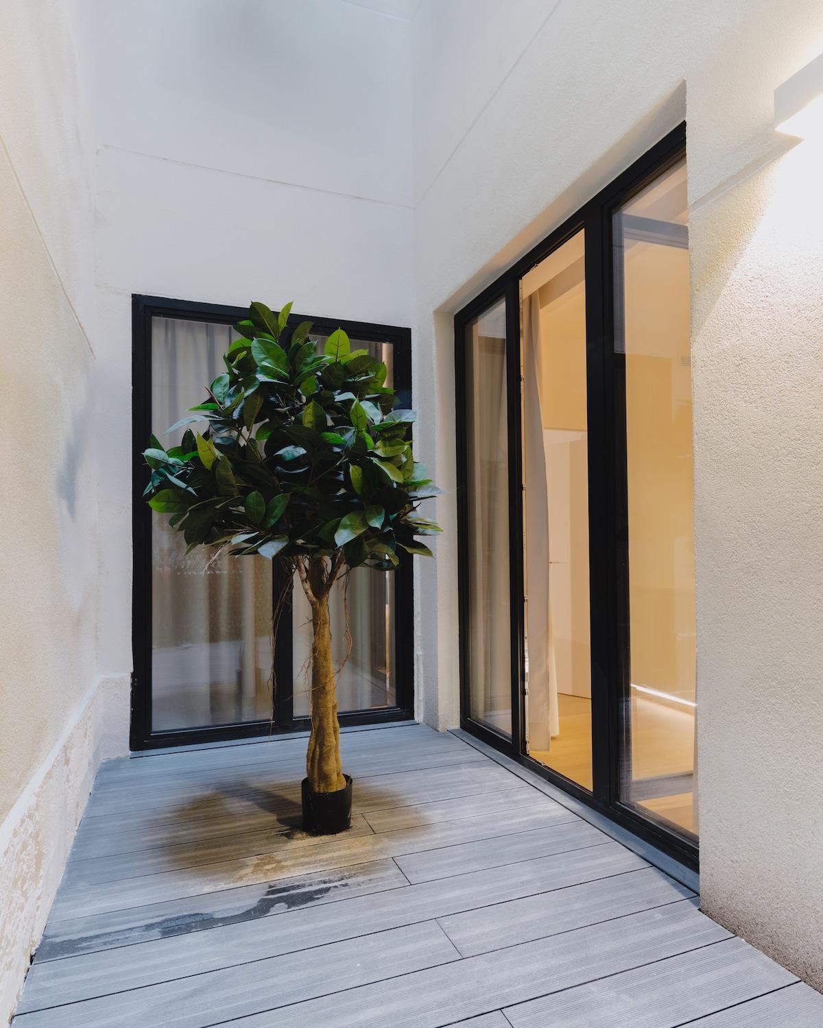 Large And Calm 2br With Ac & Patio *