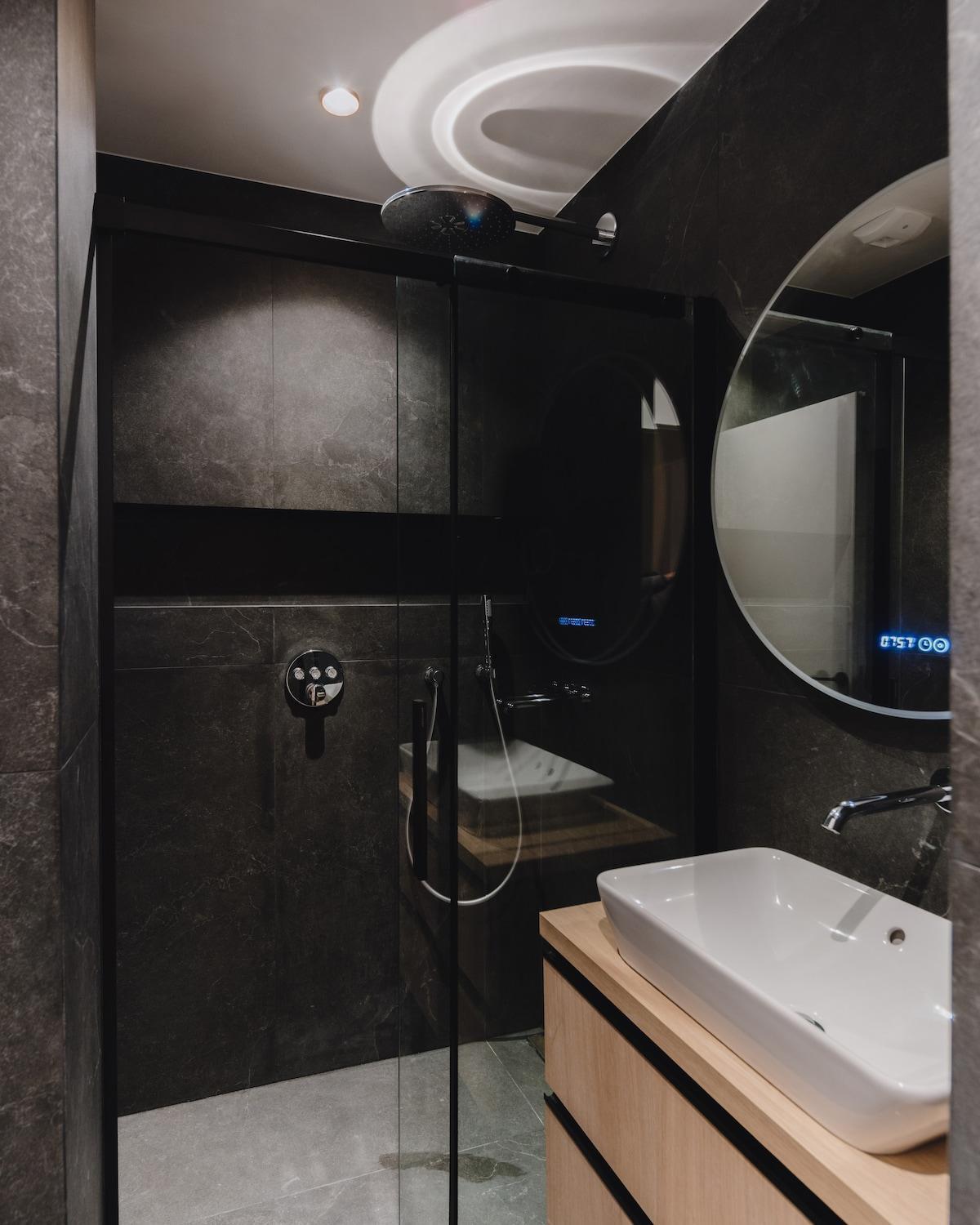 Large And Calm 2br With Ac & Patio