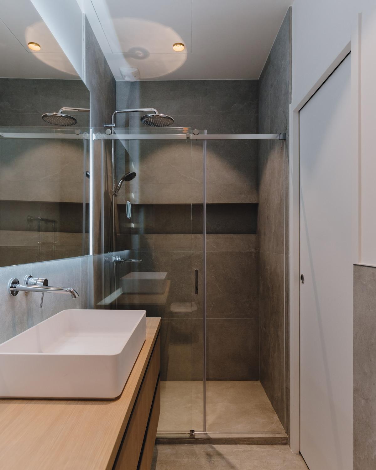 Appartement Large And Calm 2br With Ac & Patio Parijs